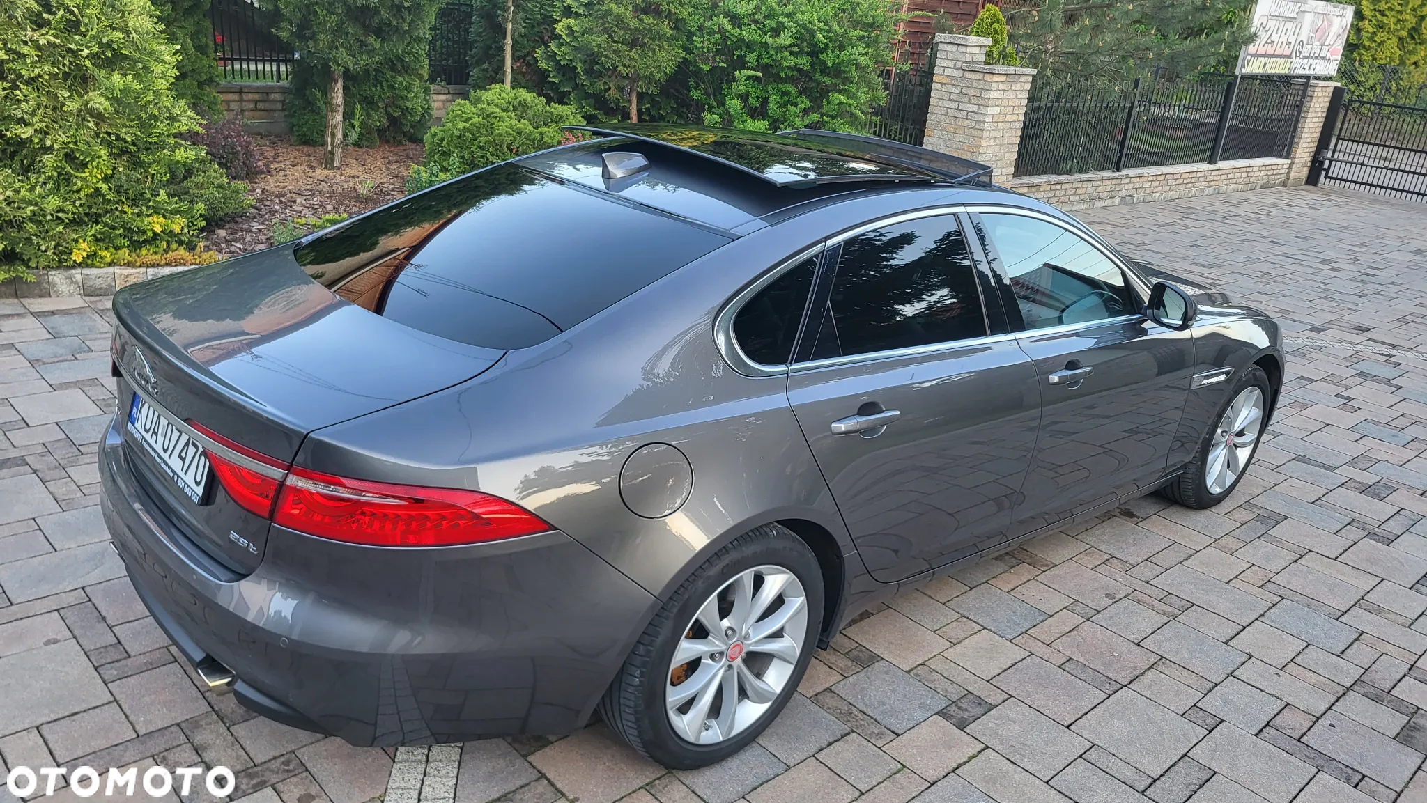 Jaguar XF 2.0 T Prestige - 2