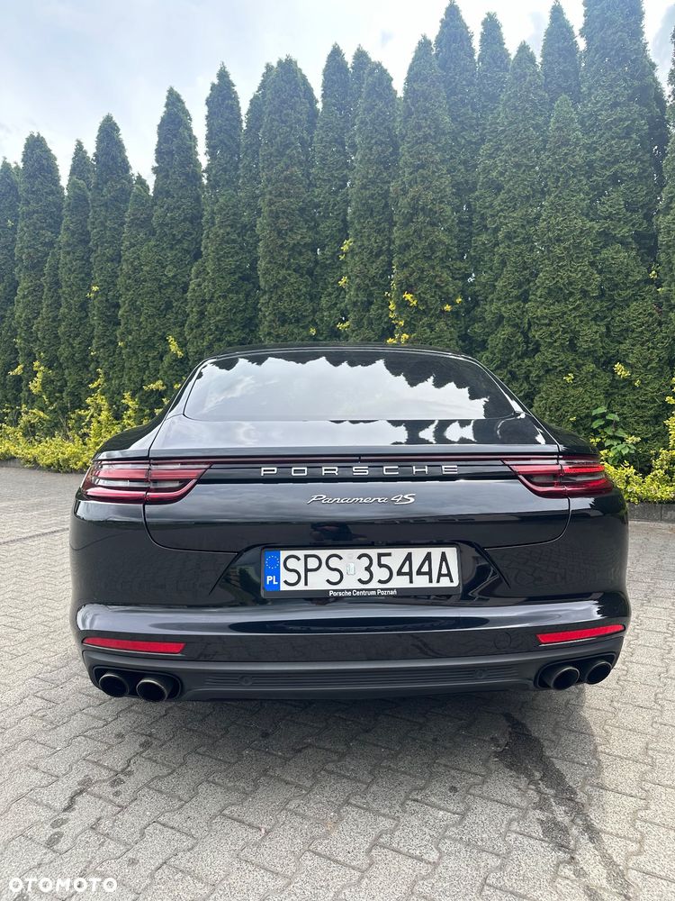 Porsche Panamera 4S - 9