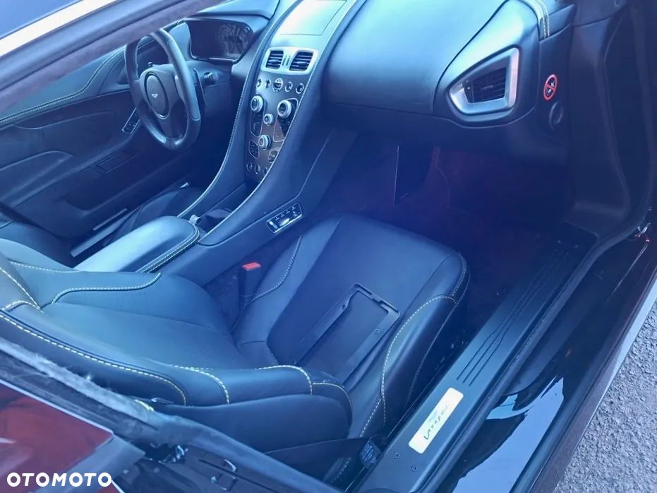 Aston Martin Vanquish Coupe - 20