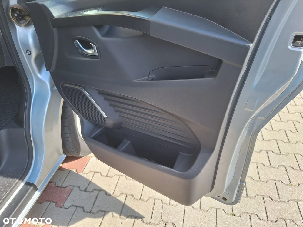 Renault Trafic 2.0 dCi - 15