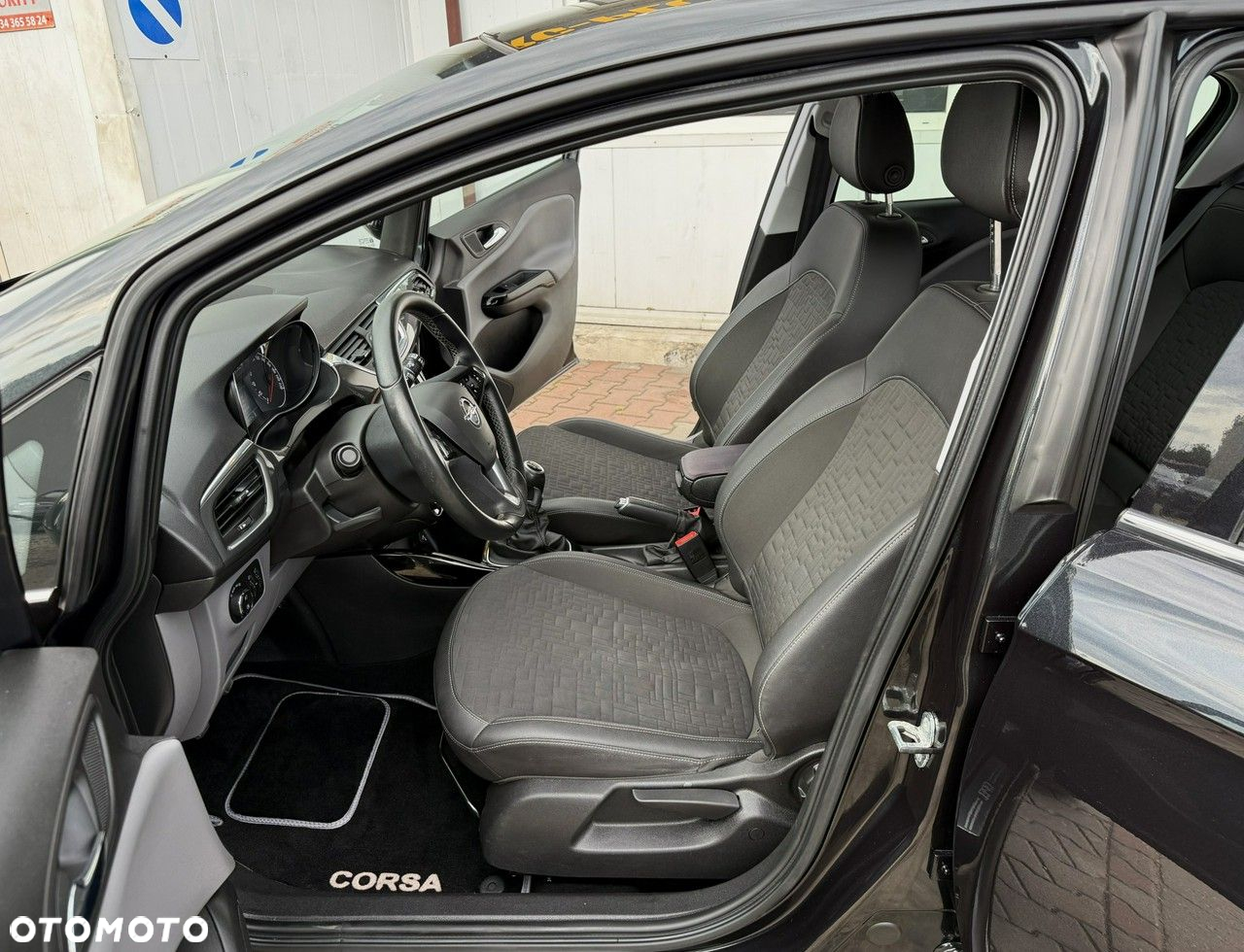 Opel Corsa 1.4 T Cosmo S&S - 17