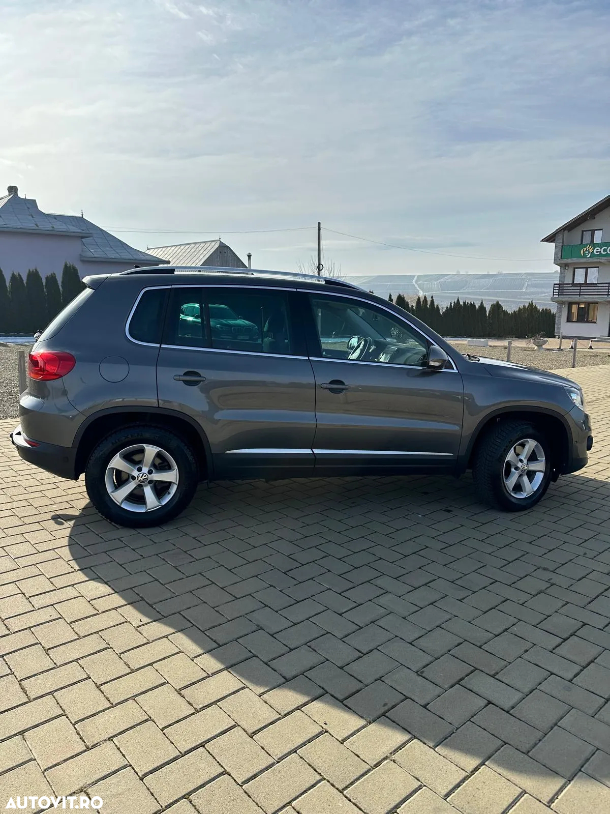 Volkswagen Tiguan 2.0 TDI 4Motion DSG Sport & Style - 8