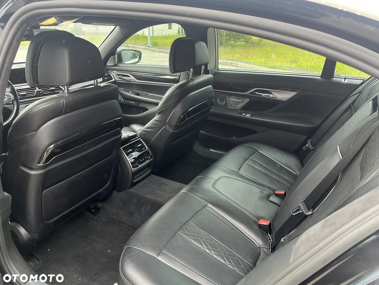 BMW Seria 7 - 10