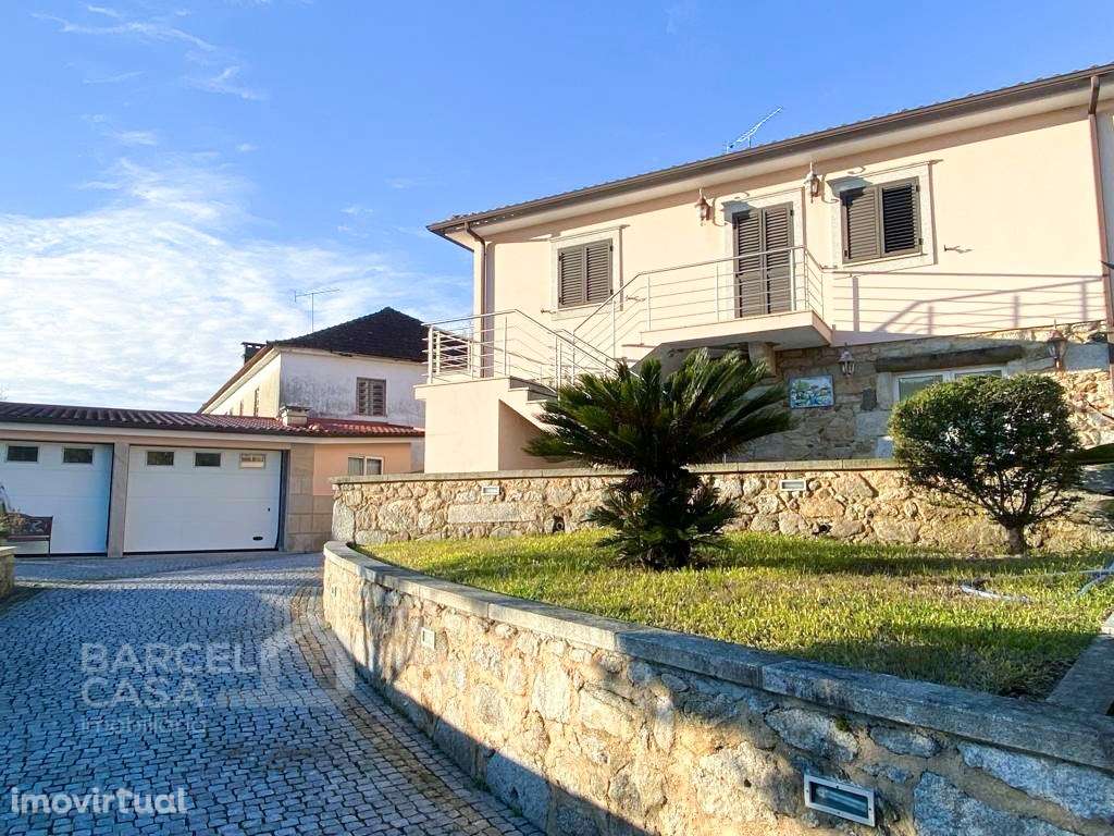 Moradia T2 individual, mobilada e equipada, junto à Estrada Naciona... - Grande imagem: 2/16