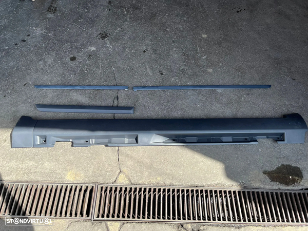 VOLVO V50 EMBALADEIRA DIREITA FRISO PORTA - Z558