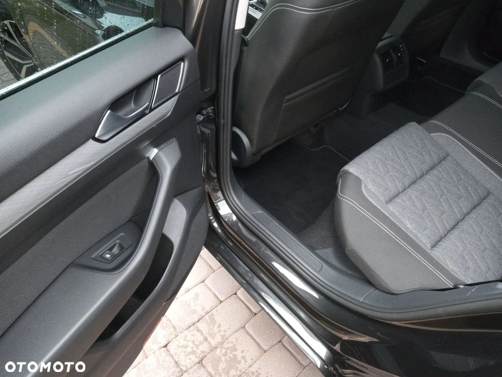 Volkswagen Passat 2.0 TSI Business DSG - 27