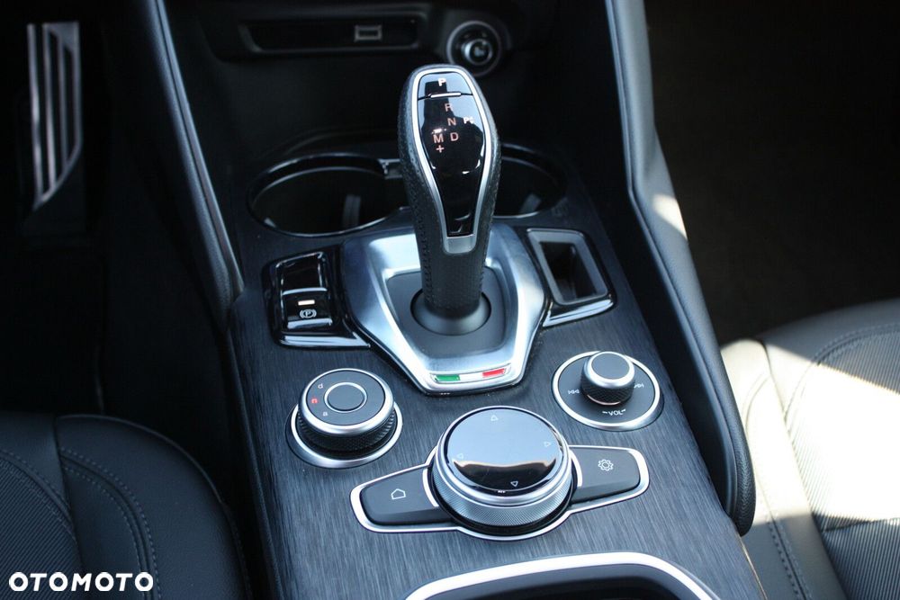 Alfa Romeo Giulia - 28