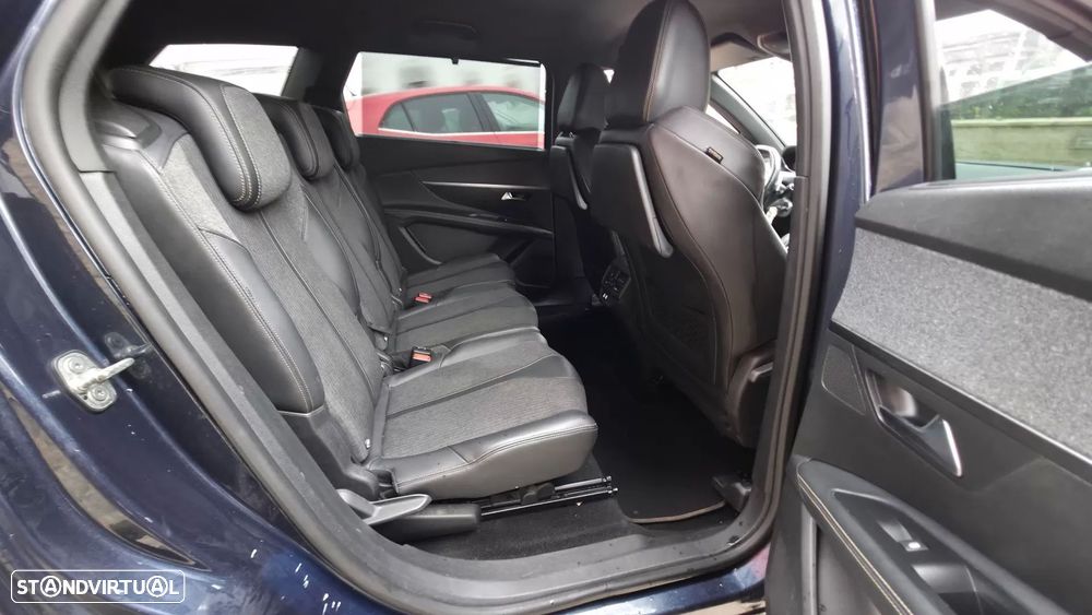 Peugeot 5008 1.2 PureTech Allure EAT8 - 17