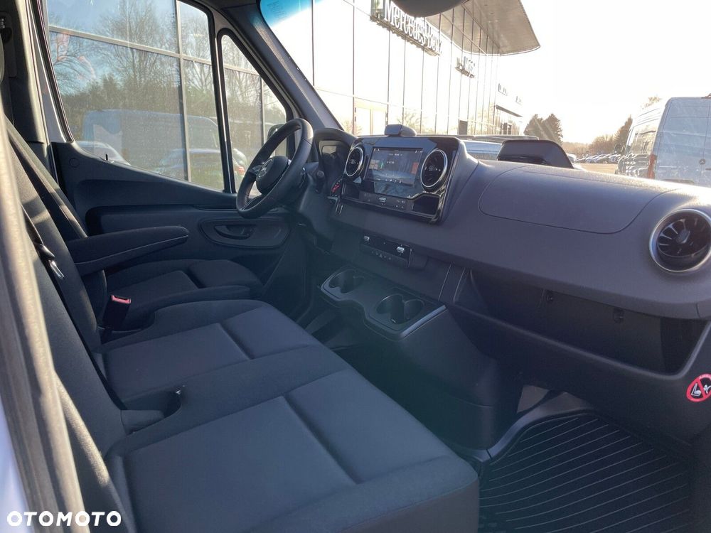 Mercedes-Benz Sprinter 319 CDI Reflektory LED Hak Tachograf - 20