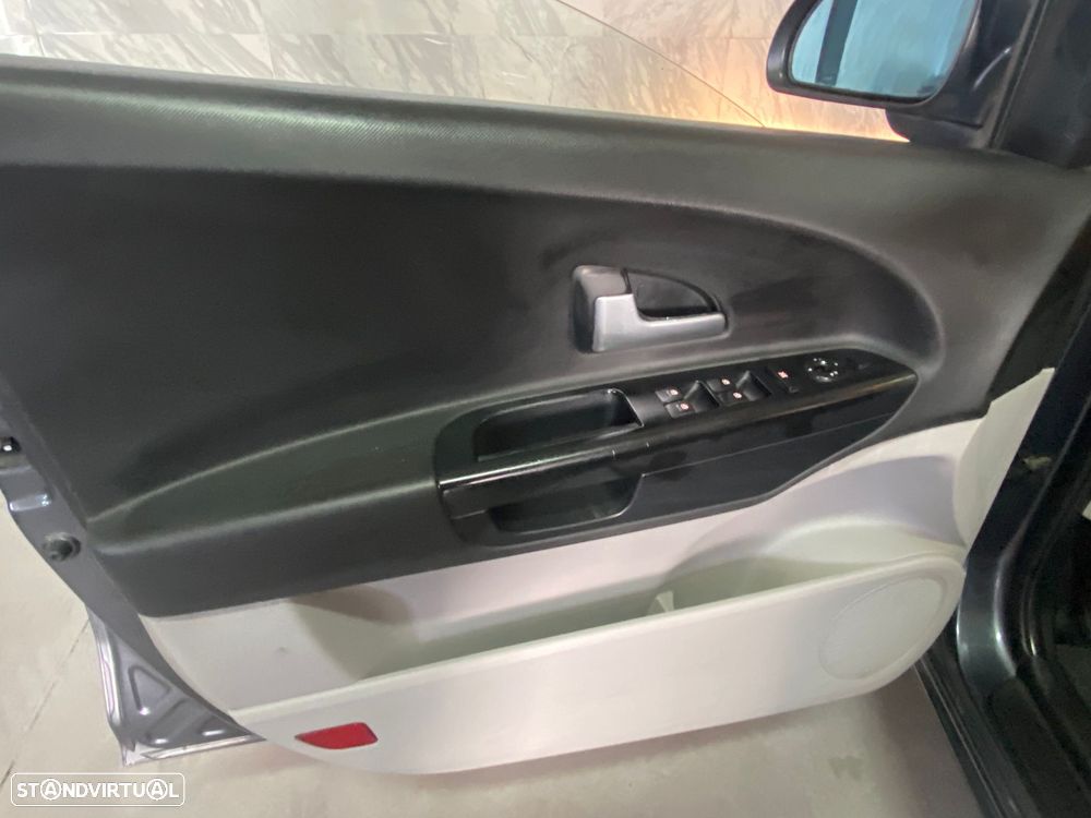 Kia Ceed SW 1.6 CRDi LX - 19