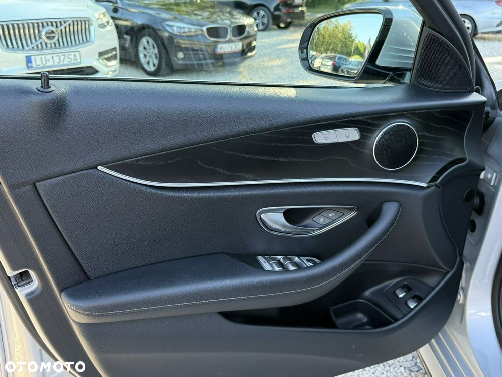 Mercedes-Benz Klasa E 400 4-Matic 9G-TRONIC - 13