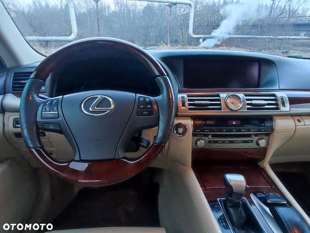 Lexus LS 460 - 16