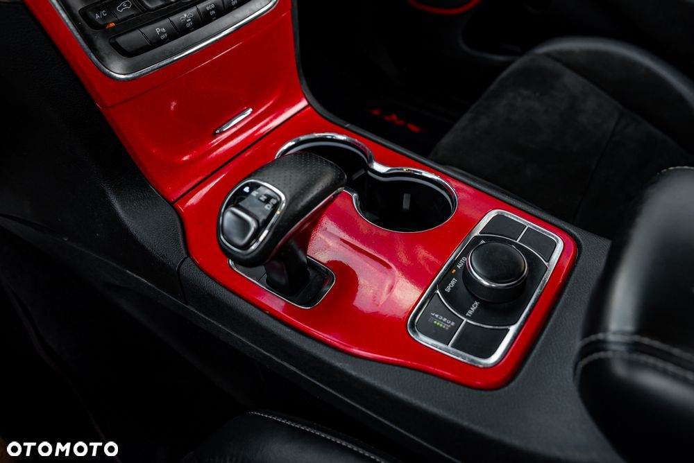 Jeep Grand Cherokee SRT8 - 33