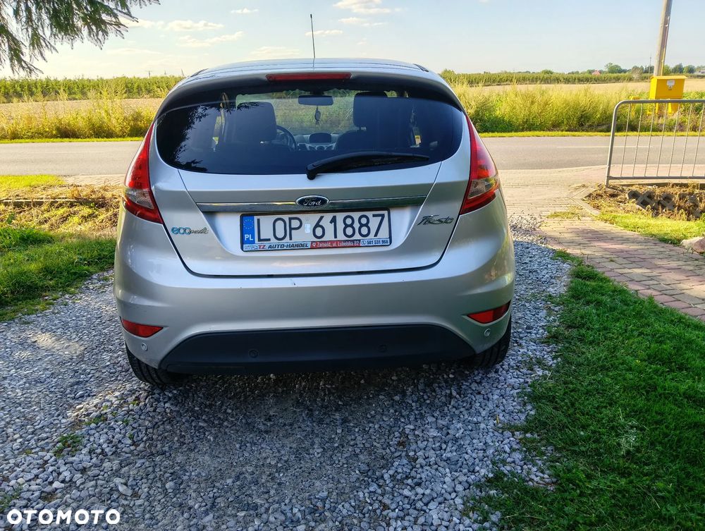 Ford Fiesta - 2