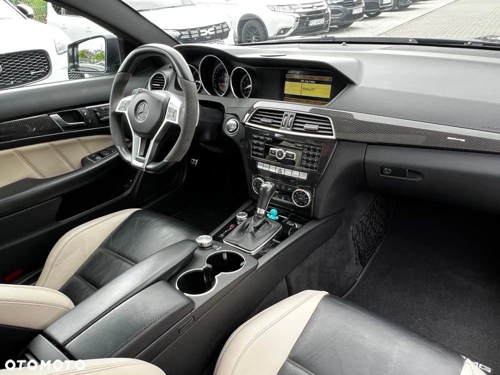 Mercedes-Benz Klasa C 63 AMG AMG SPEEDSHIFT MCT AMG Performance Package - 17
