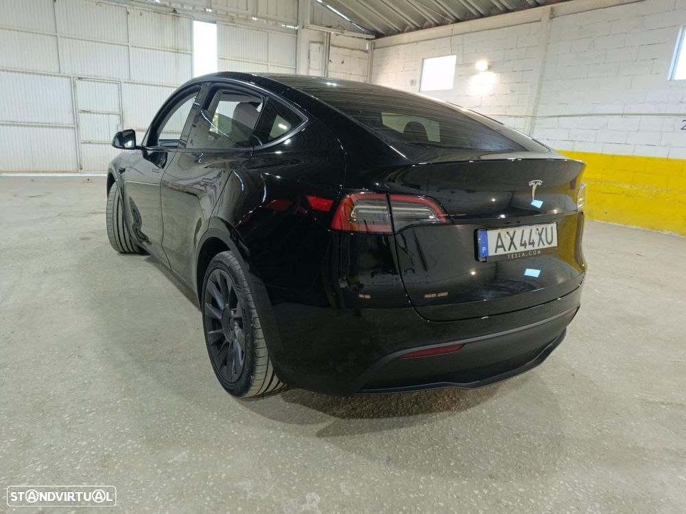 Tesla Model Y RWD - 2