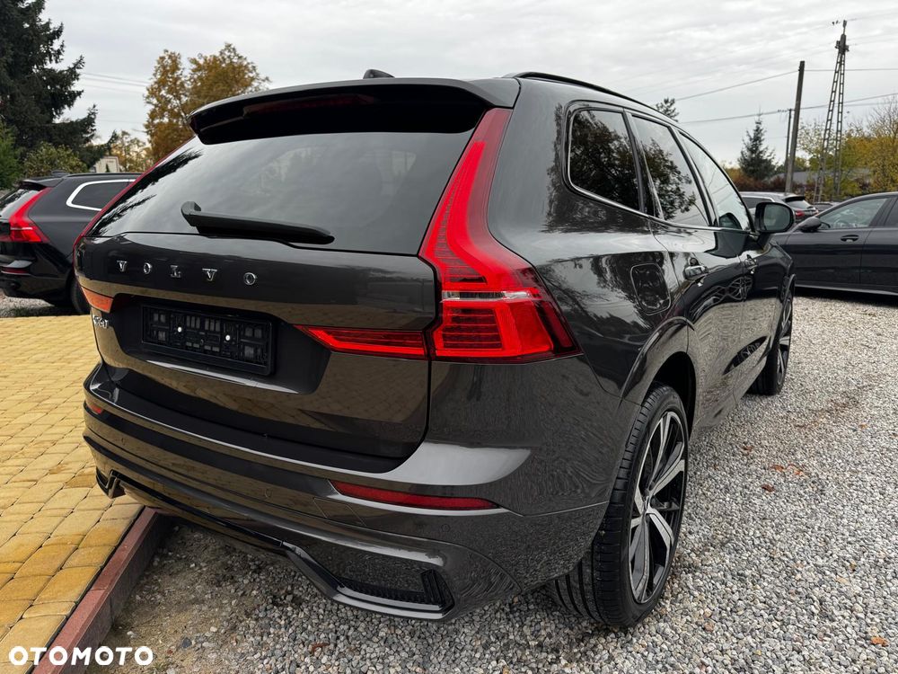 Volvo XC 60 B4 D AWD Plus Dark - 20