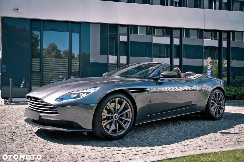 Aston Martin DB11 V8 Volante - 2
