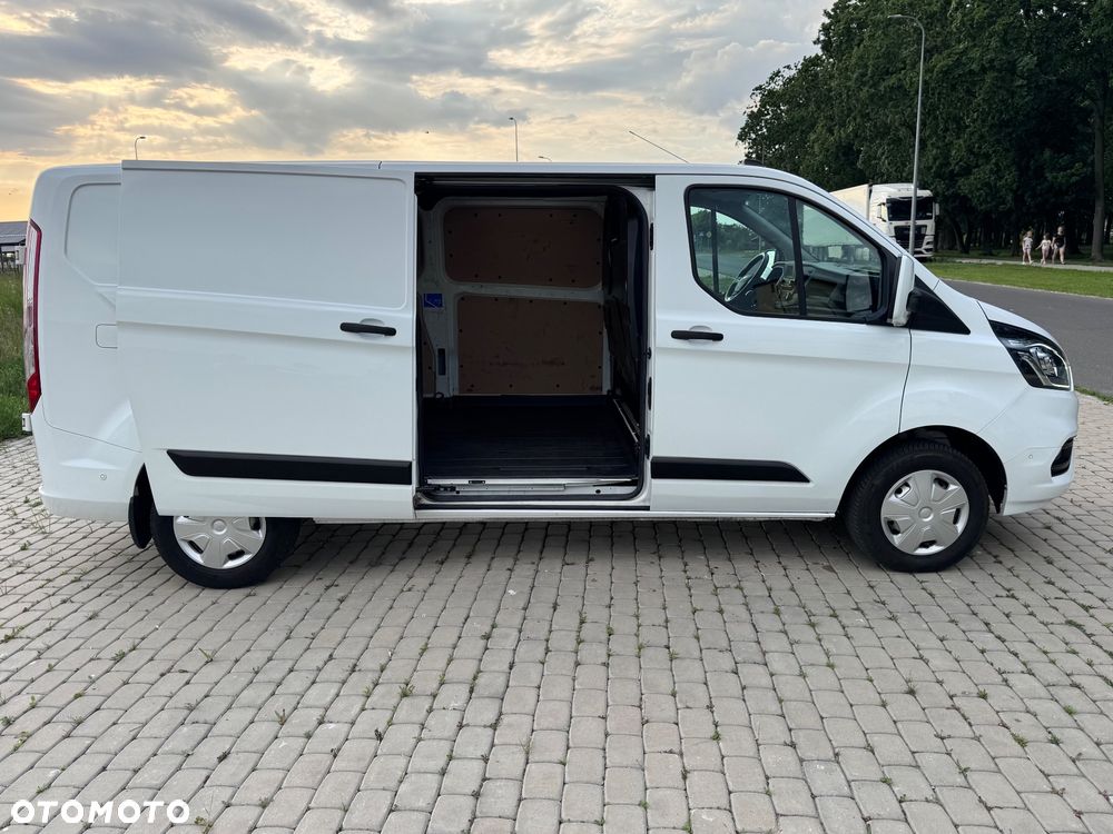 Ford TRANSIT CUSTOM - 40