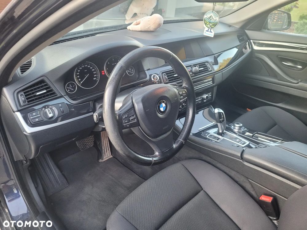 BMW Seria 5 520d Luxury Line - 9