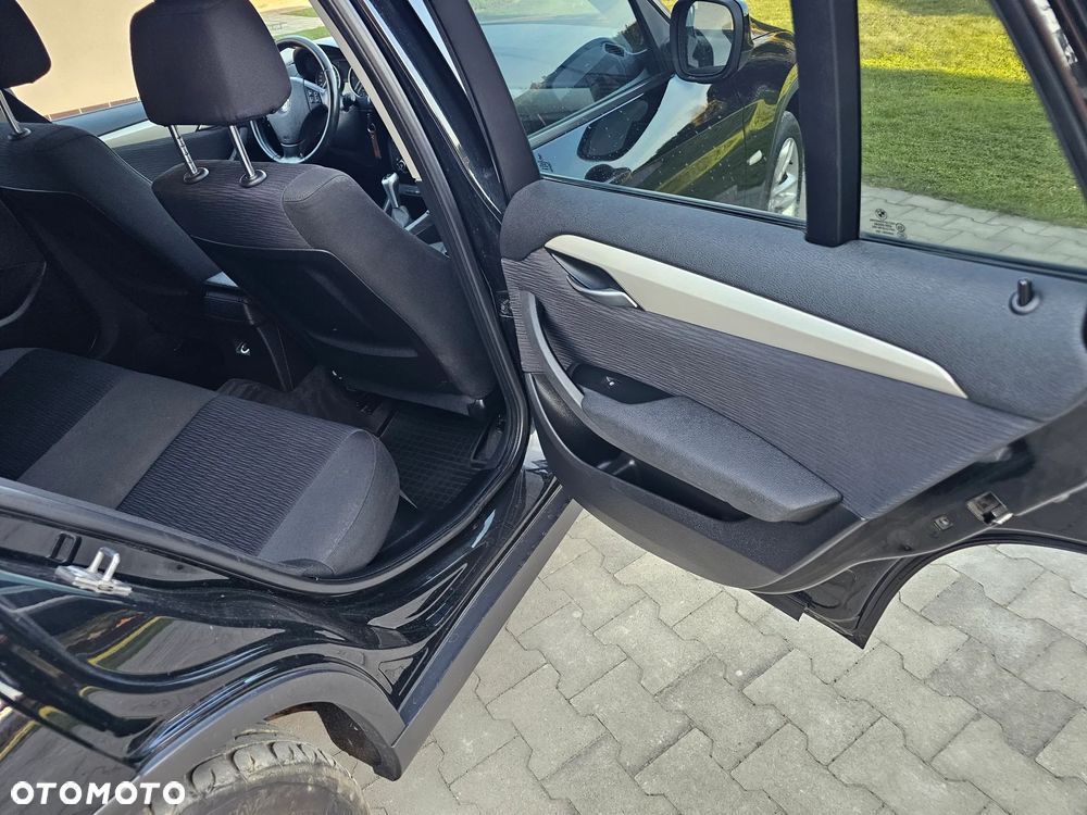 BMW X1 xDrive18d xLine - 25