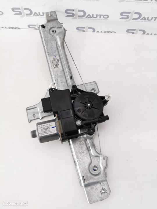 Elevadores Vidros Frente e Traseiros - Peugeot 208 - 7