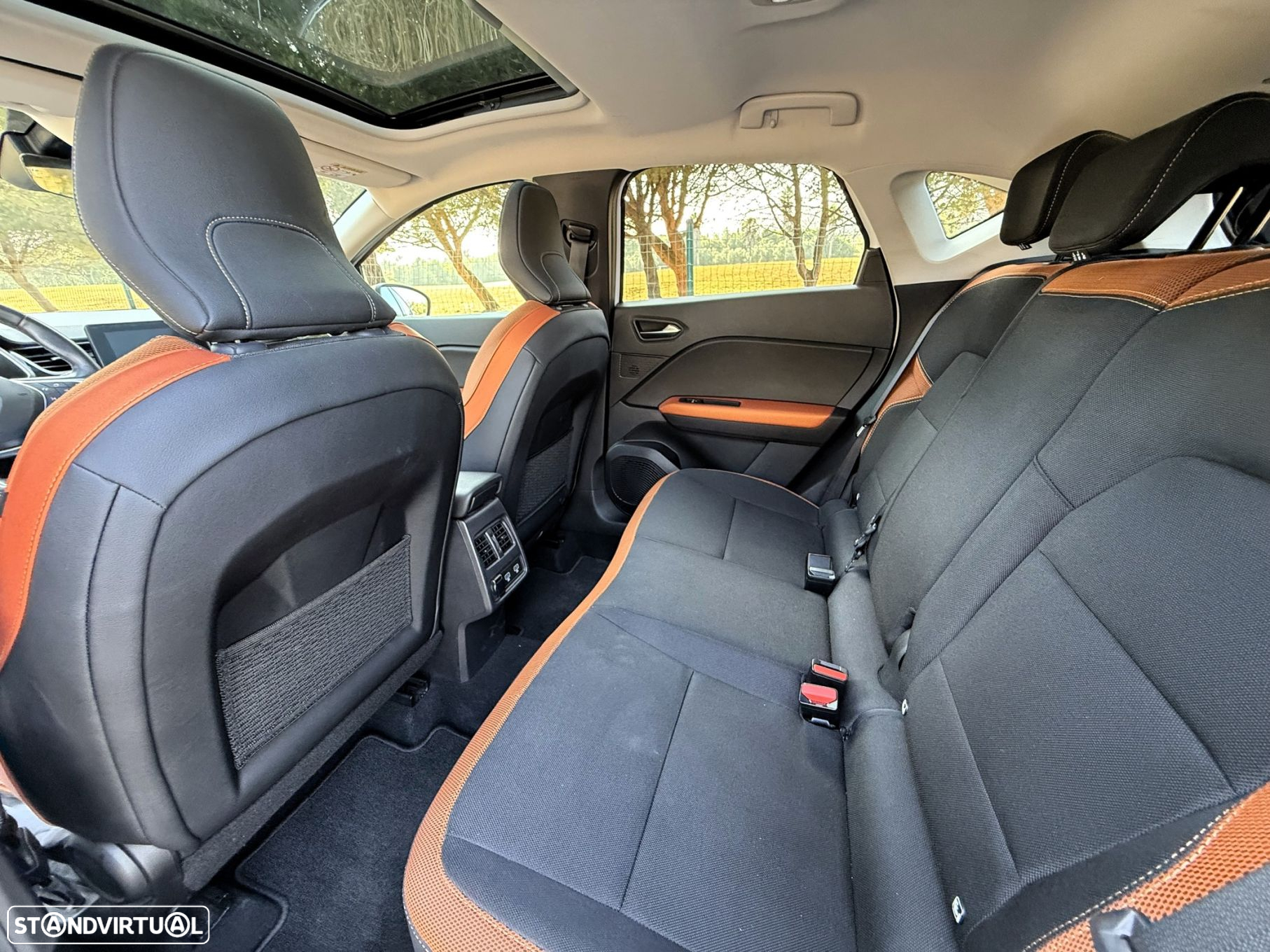 Renault Captur 1.3 TCe Exclusive EDC - 30