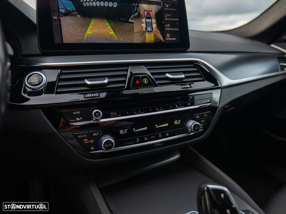 BMW 520 d Pack Desportivo M Auto - 22