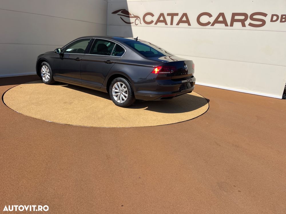Volkswagen Passat - 10