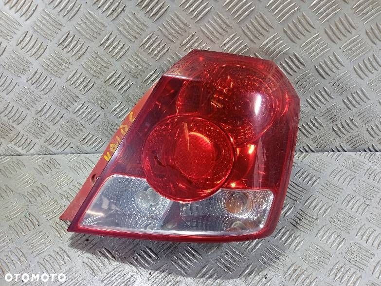 LAMPA PRAWA TYLNA DAEWOO KALOS - 1