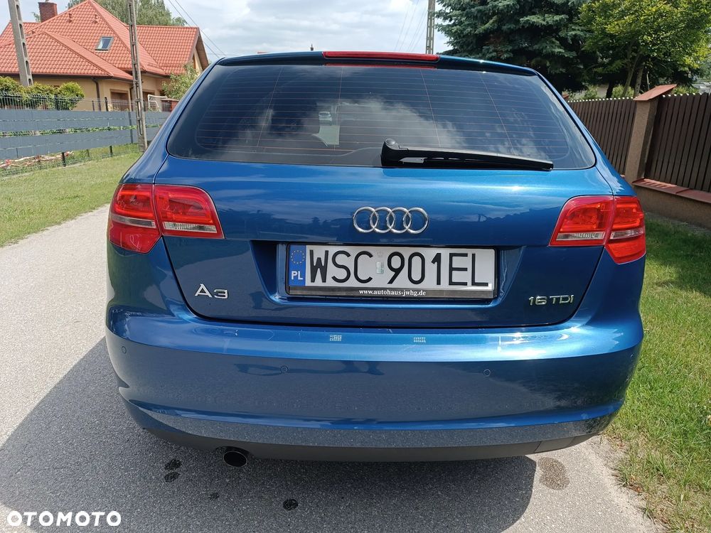 Audi A3 Sportback 1.6 TDI DPF Ambiente - 4