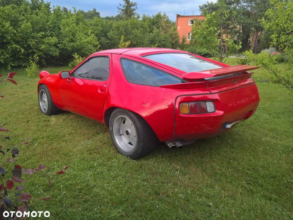 Porsche 928 - 17