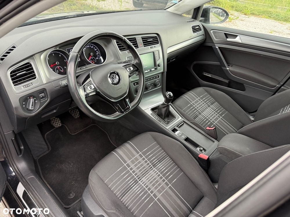 Volkswagen Golf 1.6 TDI BlueMotion Technology Lounge - 9