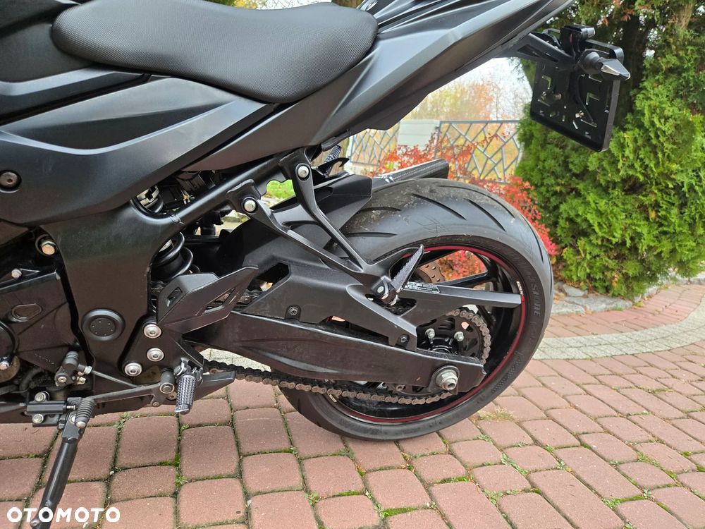 Suzuki GSX - 20