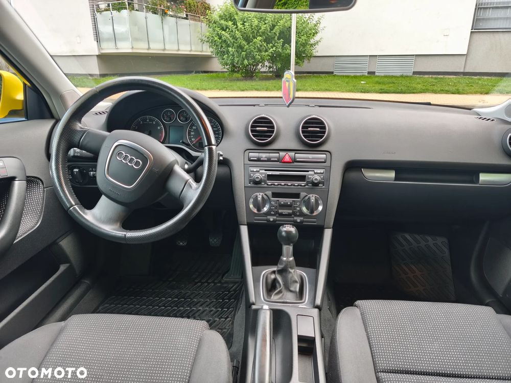 Audi A3 Sportback 1.6 FSI Ambition - 8