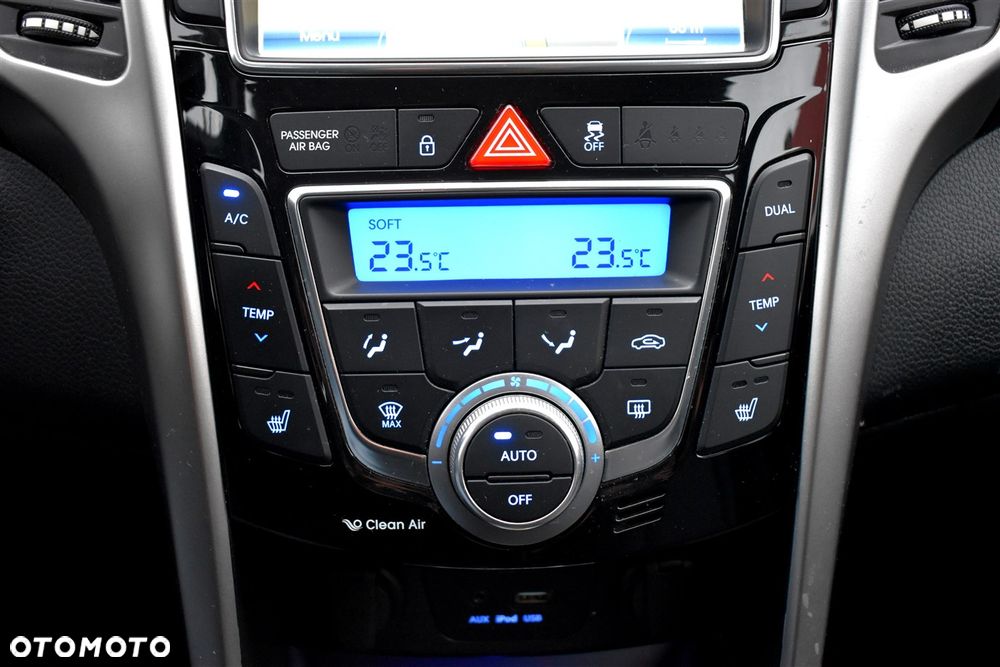 Hyundai i30 blue Kombi 1.6 CRDi DCT Trend - 30