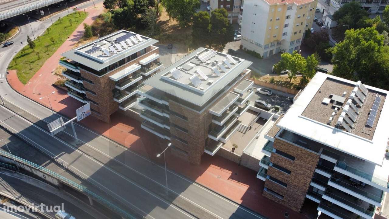 Penthouse t4 | Terraço com vista rio | 267 m2 Area | Garagem dupla | A - Grande imagem: 2/22