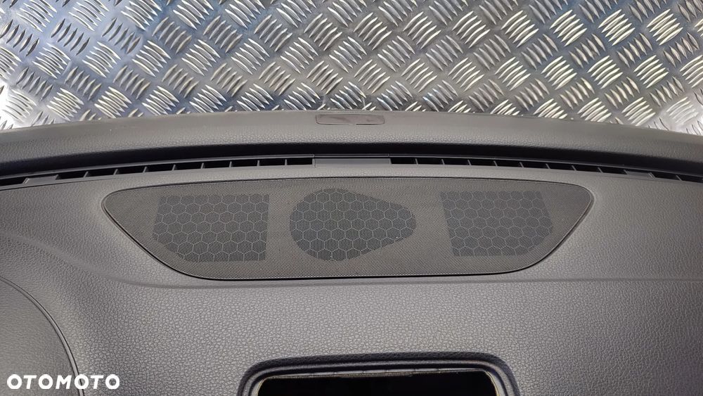 VW TOUAREG II 7P 10-18R DESKA ROZDZIELCZA KONSOLA CZARNA 7P1858295 PODUSZKA PASAZERA 7P6880204 C - 5