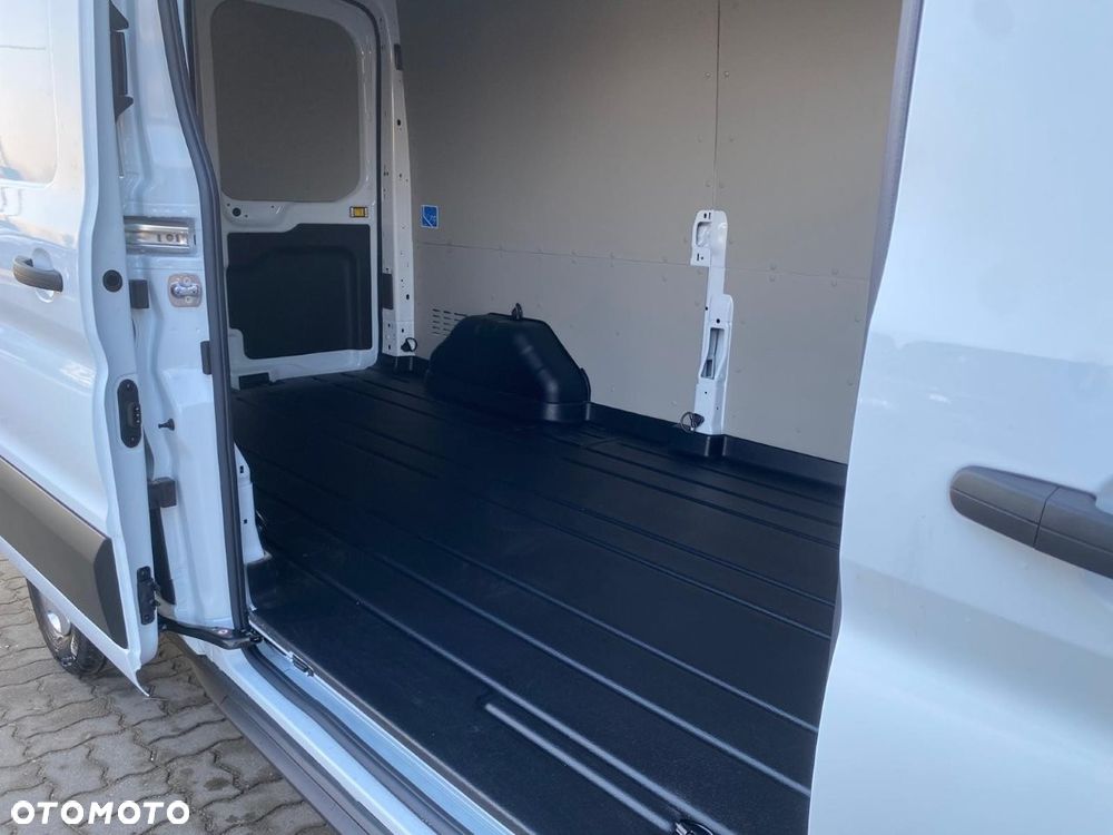 Ford Transit - 13