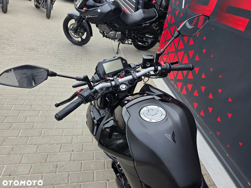 Yamaha MT - 17