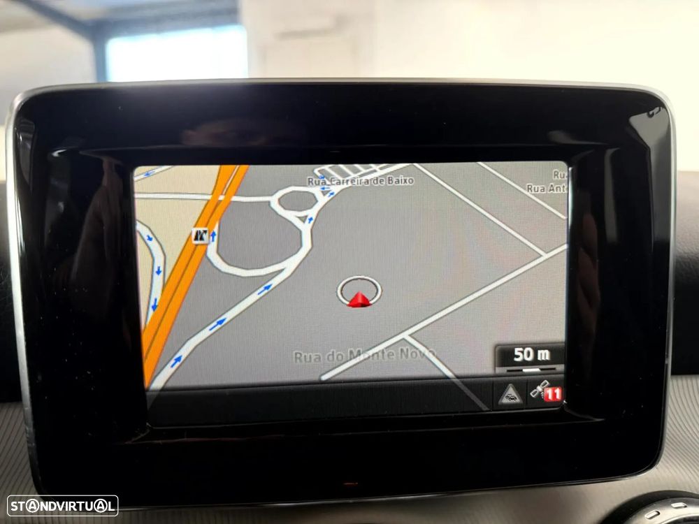 Mercedes-Benz GLA 200 - 30