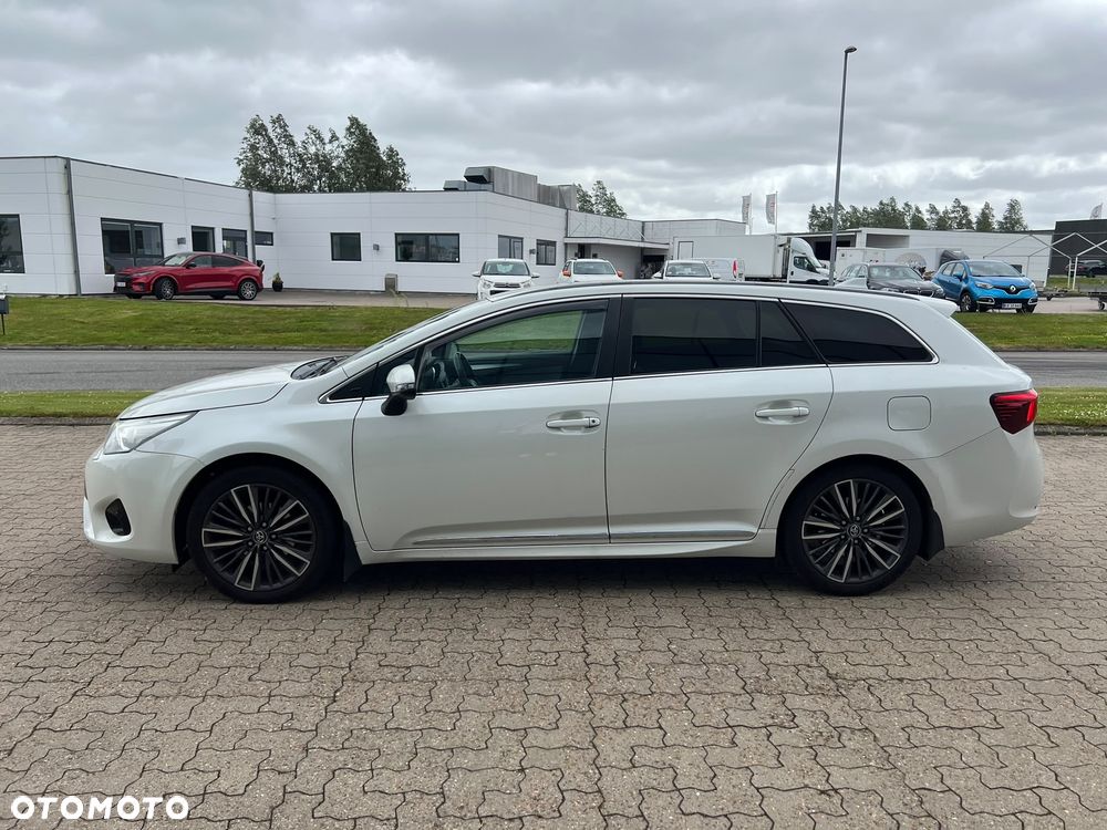 Toyota Avensis Touring Sports 1.8 Business Edition - 6