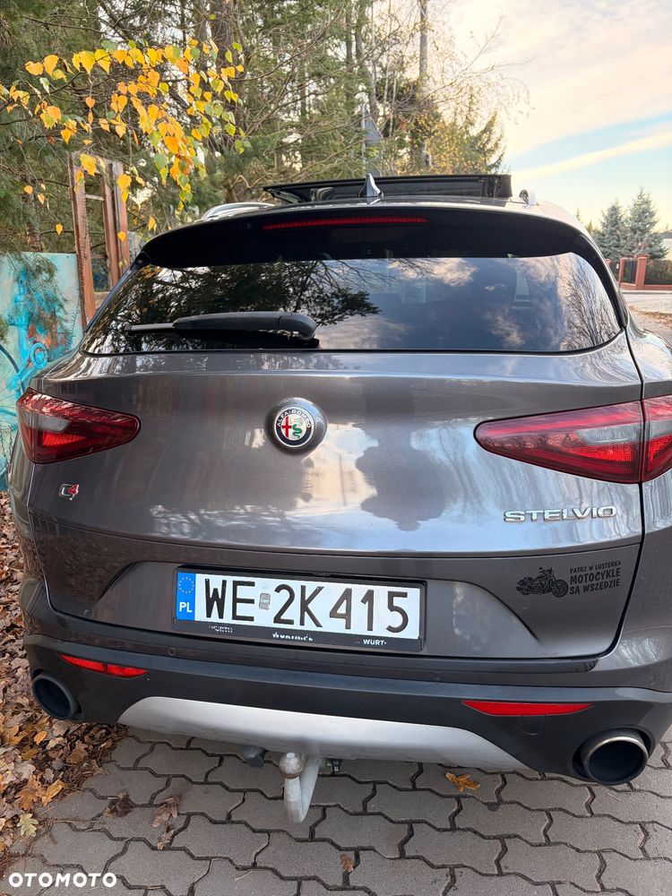 Alfa Romeo Stelvio - 11