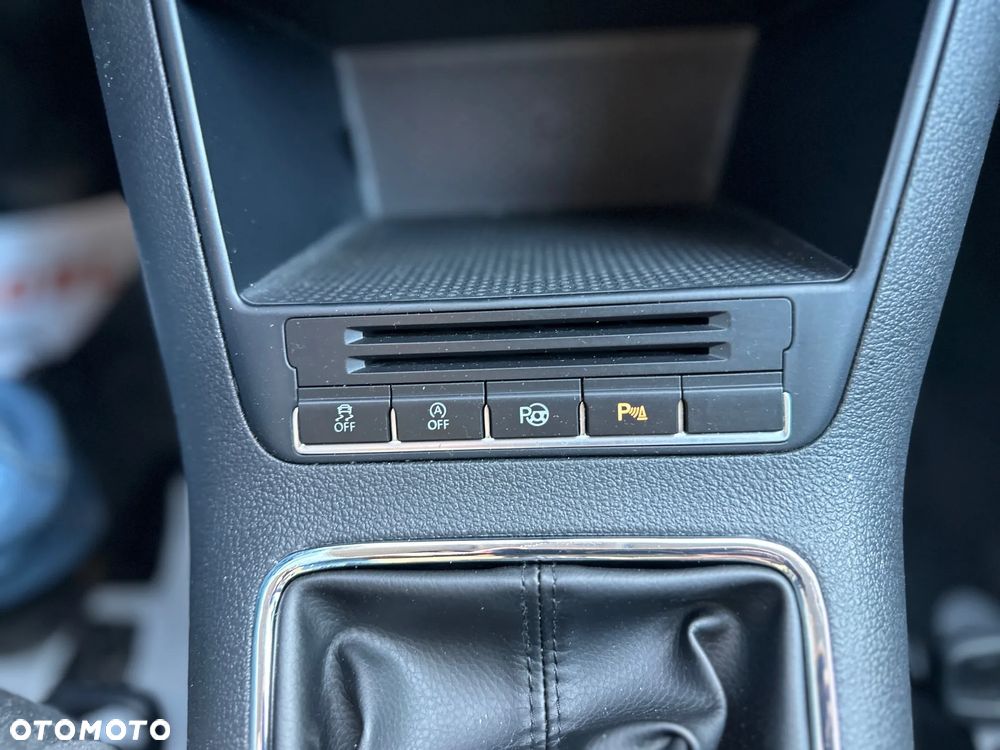 Volkswagen Golf Plus 1.6 TDI BlueMot Comfortline - 27