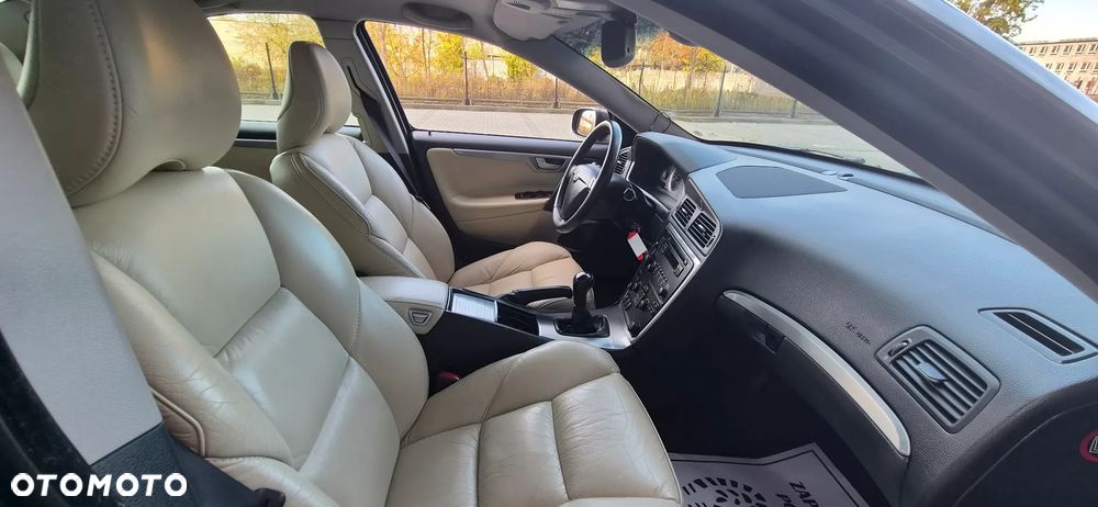 Volvo S60 2.4 Premium - 26