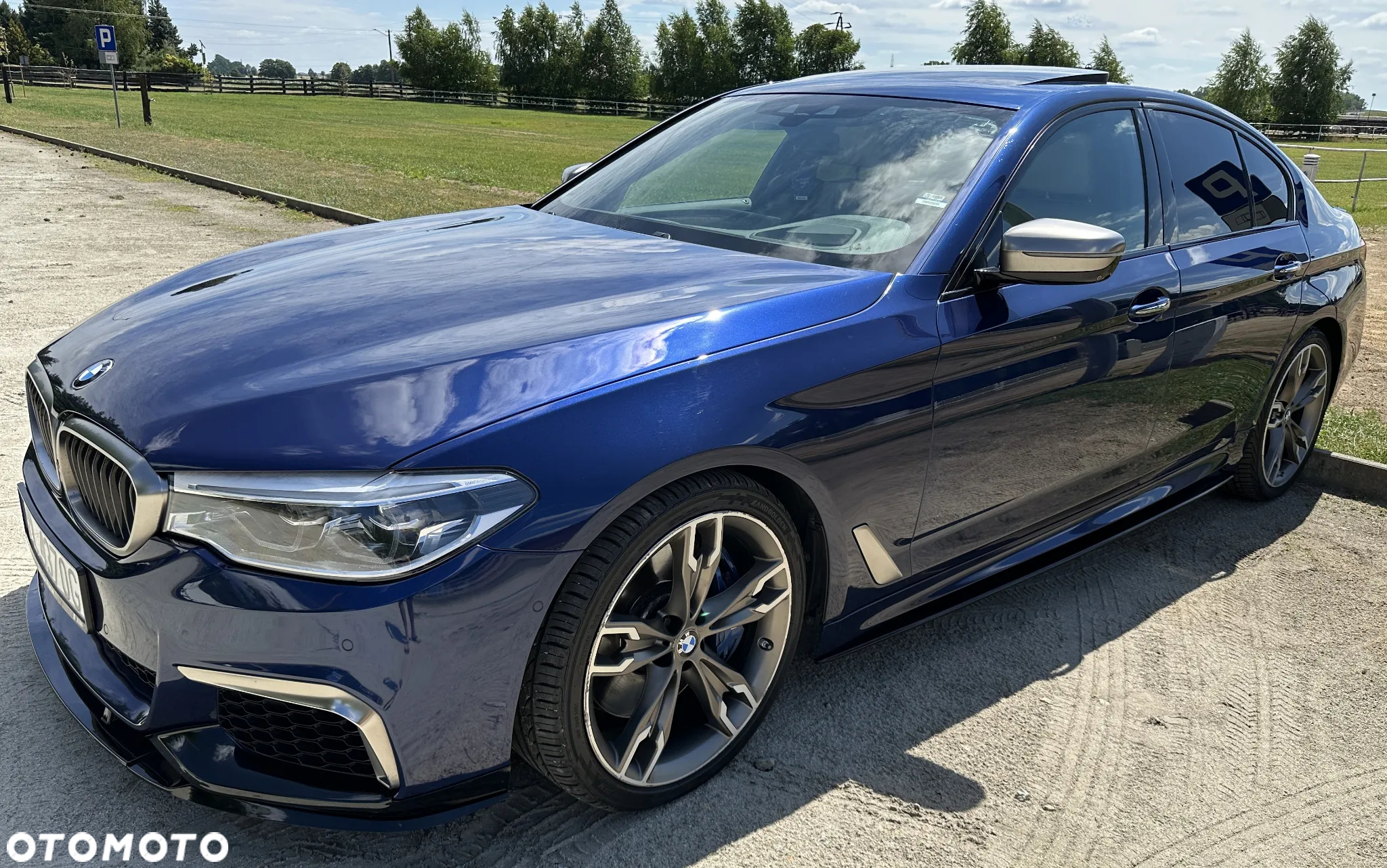BMW Seria 5 M550i xDrive sport - 14
