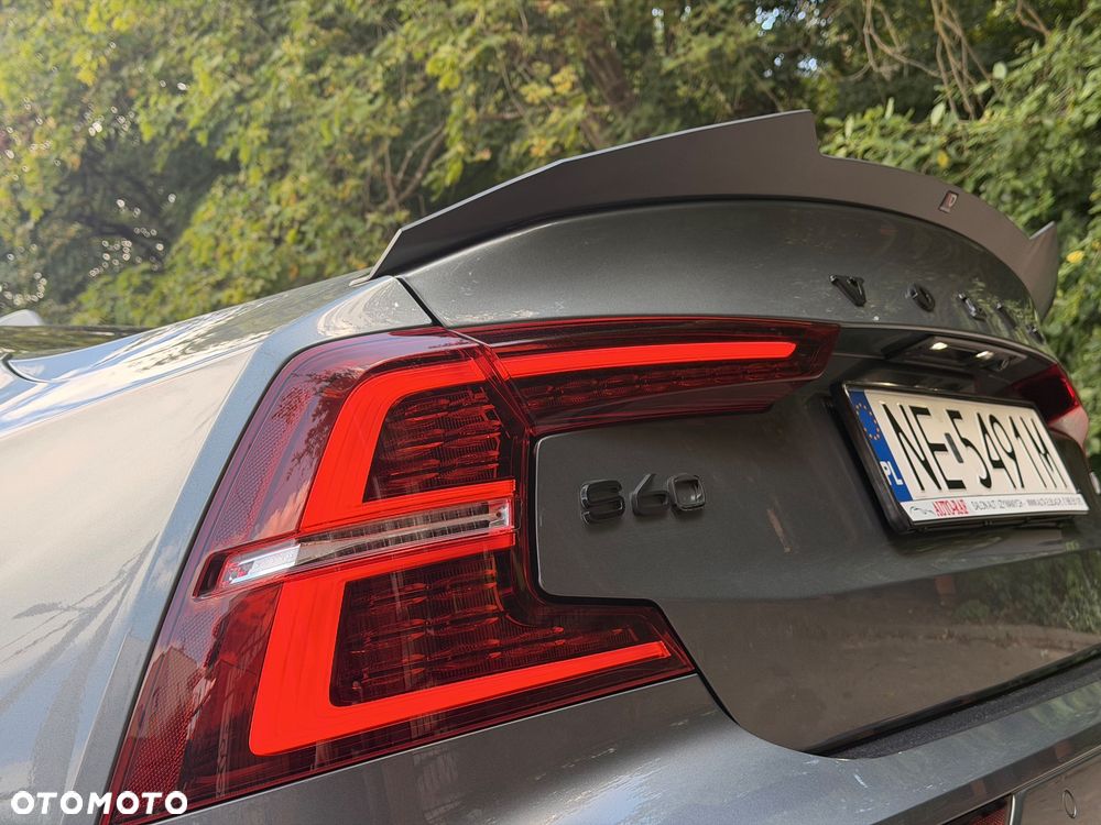 Volvo S60 T4 R-Design - 9