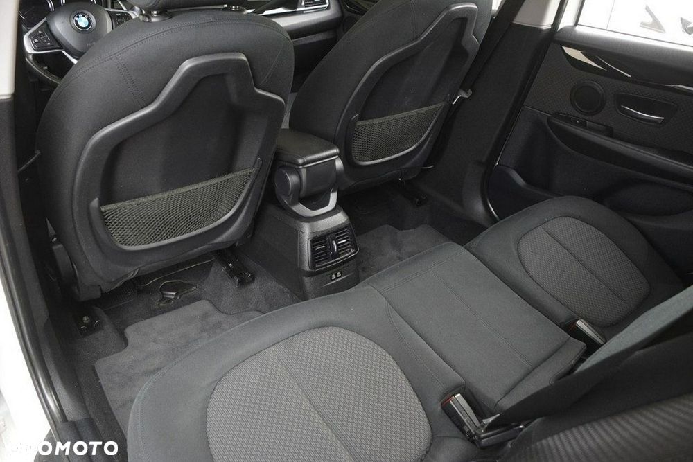 BMW Seria 2 218d Sport Line - 30