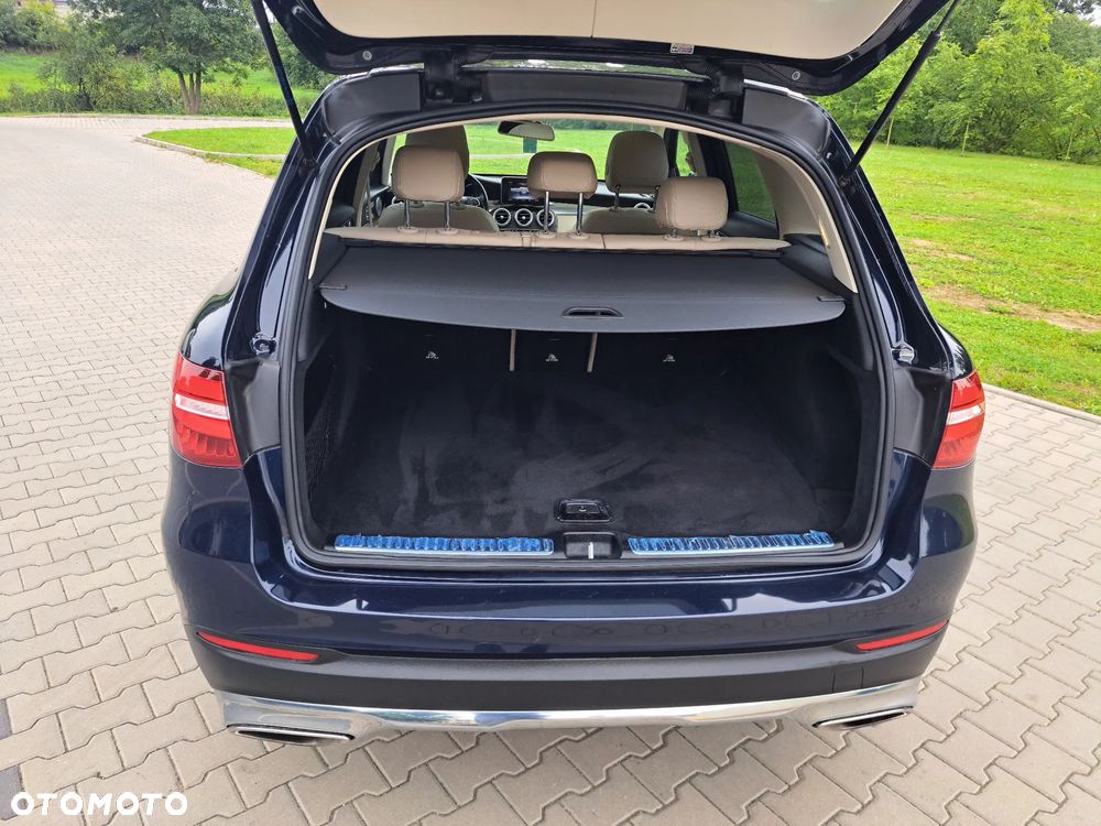 Mercedes-Benz GLC - 24