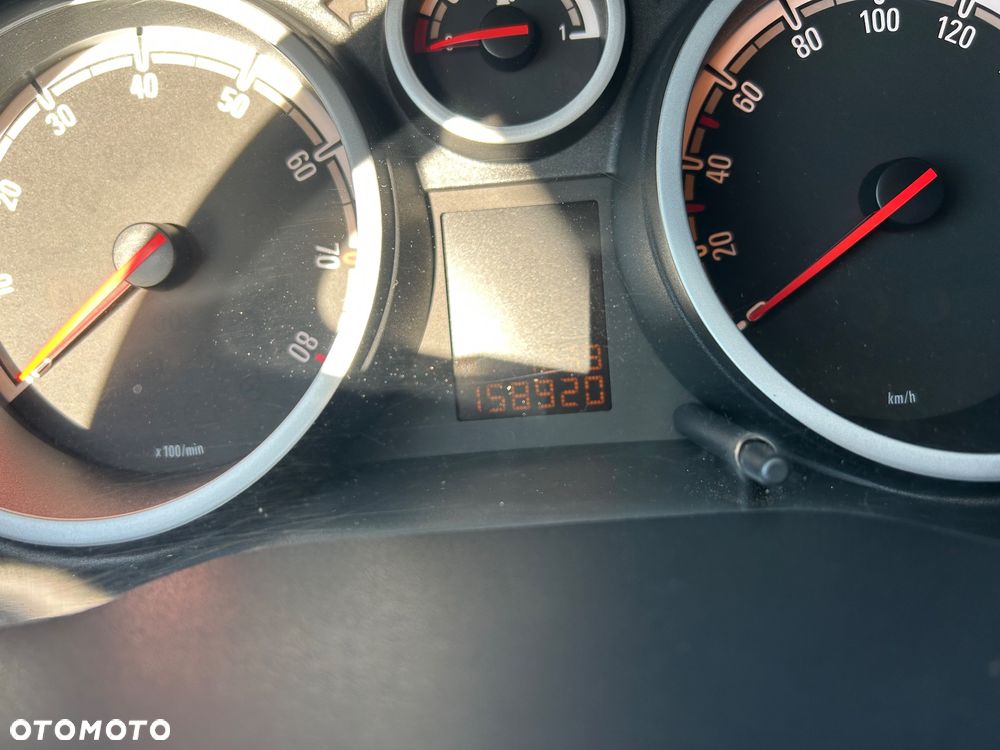 Opel Corsa 1.2 16V - 9